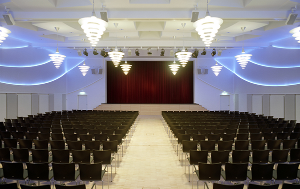 Symbolbild Landesverbandstag: leerer Veranstaltungssaal in der Stadthalle Boppard