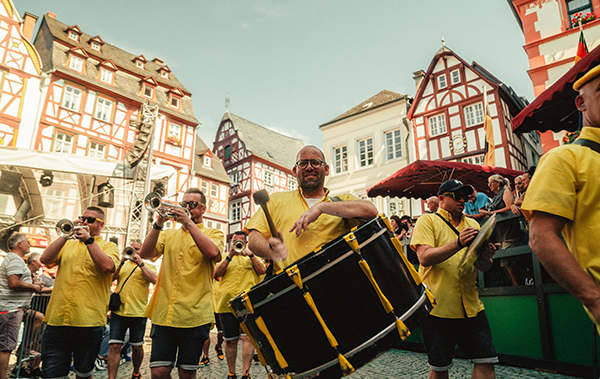 Symbol-Bild für Weinfeste: Collage vom Weinfest Mittelmosel in Bernkastel-Kues