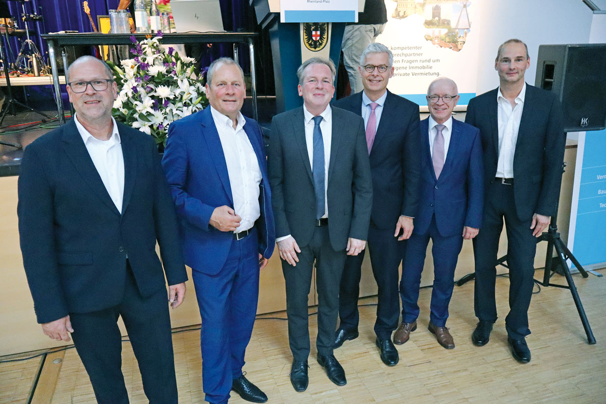 Ehrengäste und Gastgeber (von links): Ortsvereinsvorsitzender Jörg Puth, Landesverbandsvorsitzender Christoph Schöll, Festredner Michael Voigtländer vom Institut der deutschen Wirtschaft, Haus & Grund Präsident Kai H. Warnecke, der Bopparder Bürgermeister Jörg Haseneier und Ortsvereinsgeschäftsführer Roger Ketzer.